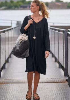 KLEID OVERSIZE
