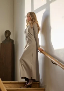 LANGE KLEID W/SCHMUCK