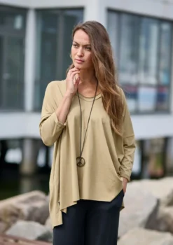OVERSIZED BLUSE V-AUSSCHNITT