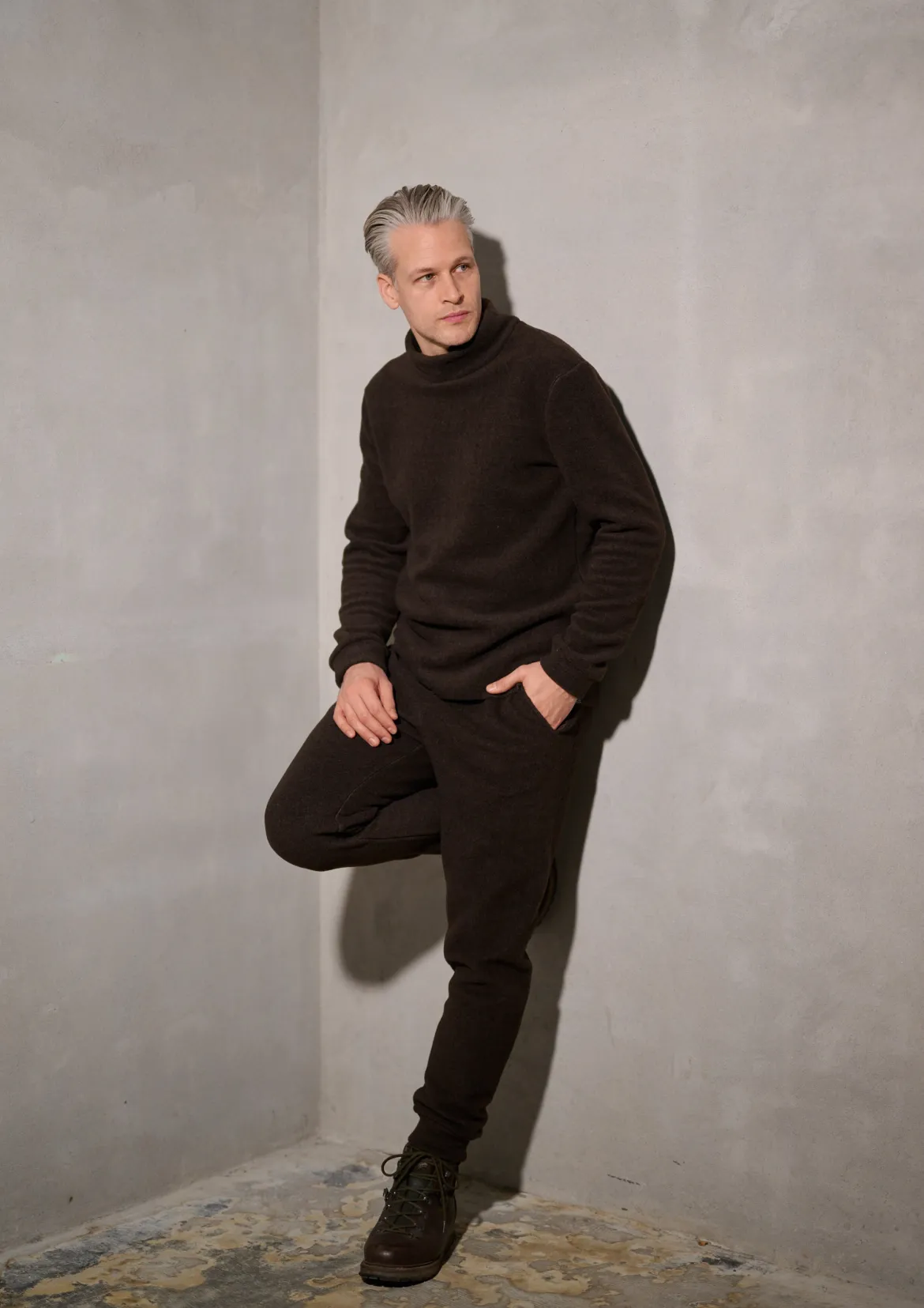 SWEATER M/ HOHEM KRAGEN