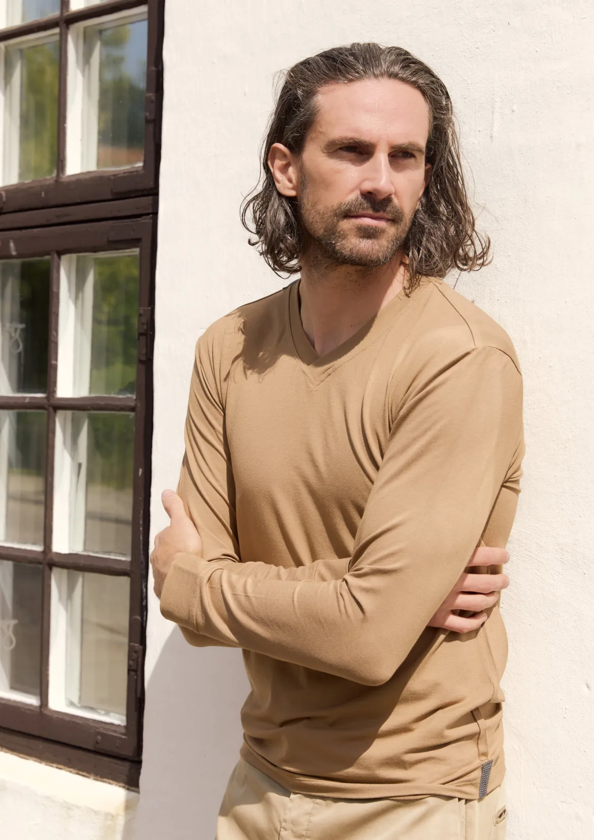 T-SHIRT V-AUSSCHNITT LANGARM