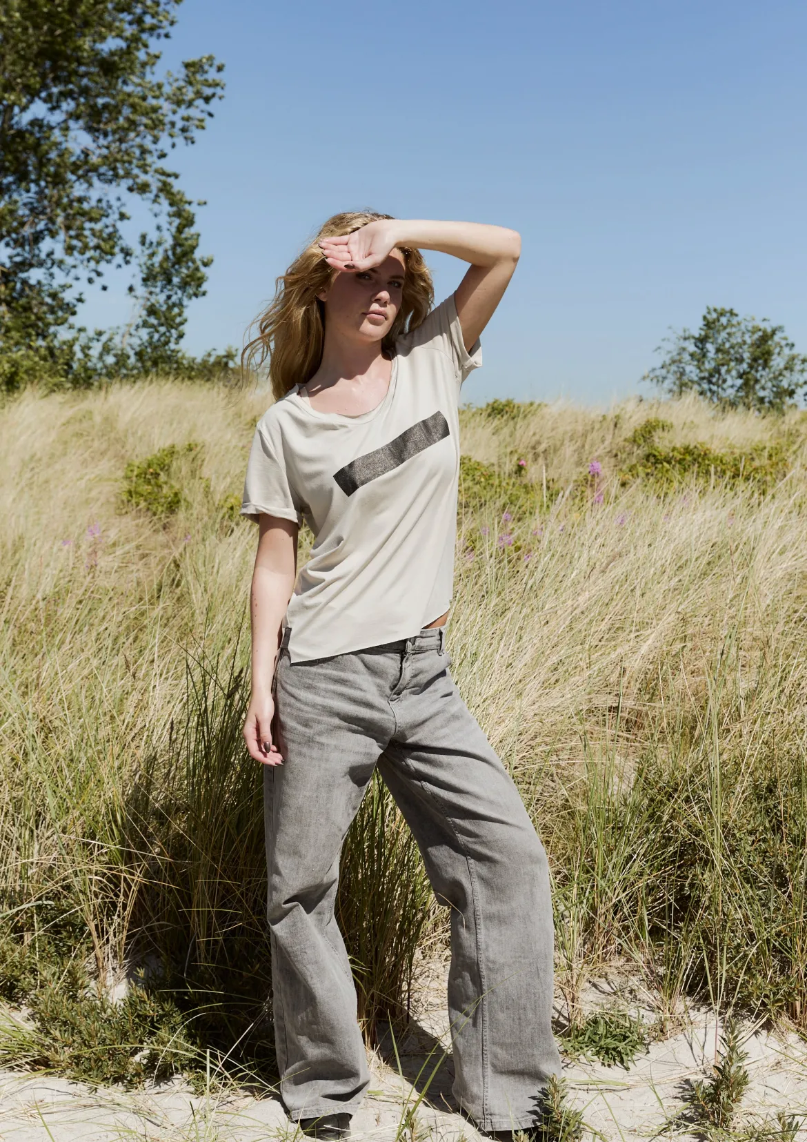 V-NECK TEE ERASE